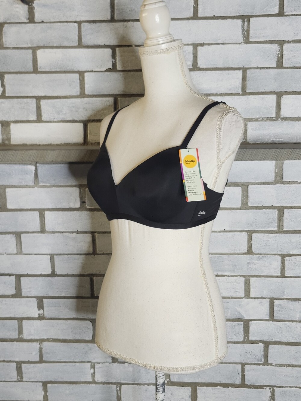 • NWT Kindly Yours Sustainable Tailored Full Coverage T-Shirt Bra 36C Black